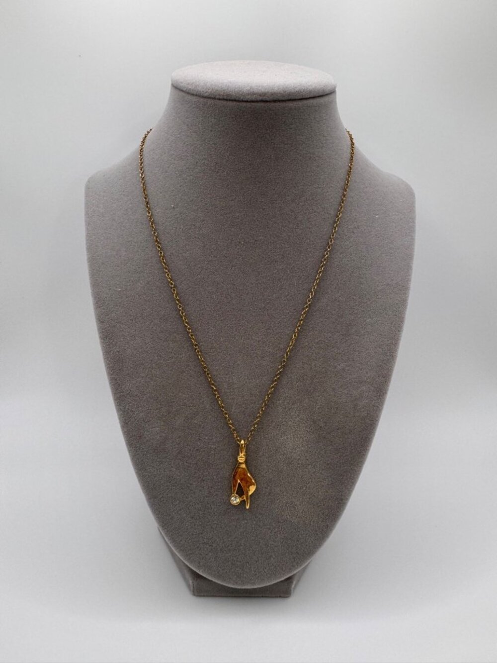 Vintage Gold Tone Hand Pendant Necklace Rhinestone Accent 18” Chain Chic Dainty